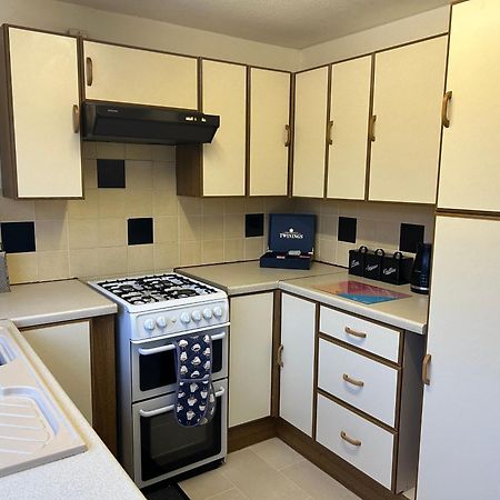 Kb99 Comfy 2 Bedroom House In Horsham, Pets Very Welcome With Easy Links To London And Gatwick Eksteriør billede