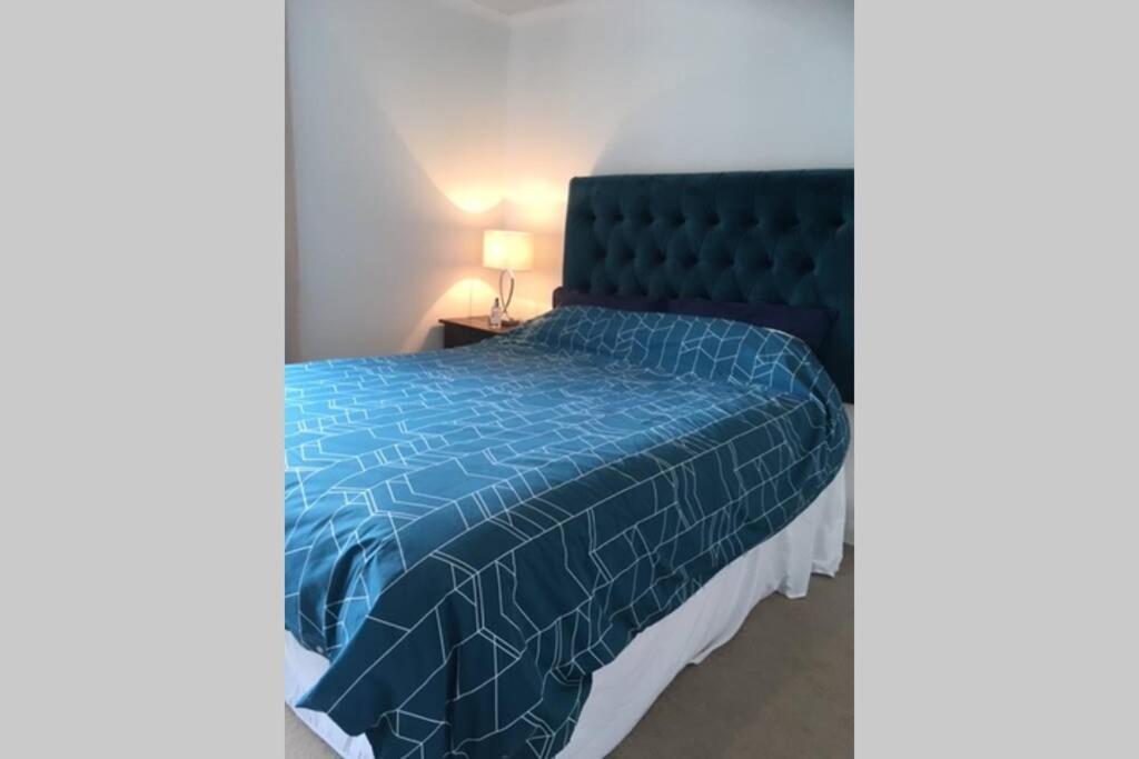 Kb99 Comfy 2 Bedroom House In Horsham, Pets Very Welcome With Easy Links To London And Gatwick Eksteriør billede