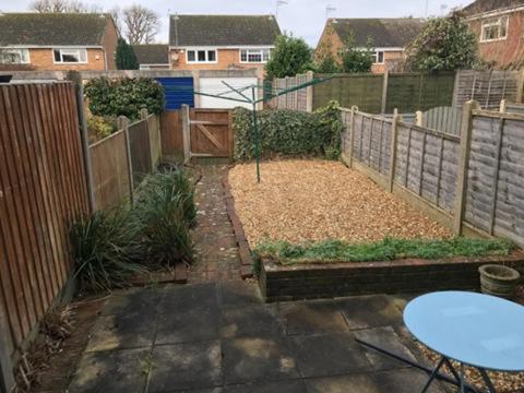 Kb99 Comfy 2 Bedroom House In Horsham, Pets Very Welcome With Easy Links To London And Gatwick Eksteriør billede