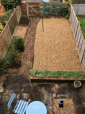 Kb99 Comfy 2 Bedroom House In Horsham, Pets Very Welcome With Easy Links To London And Gatwick Eksteriør billede