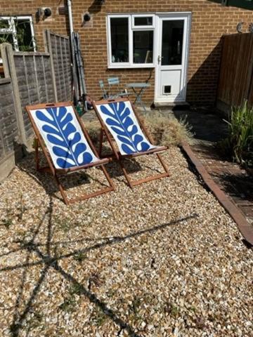 Kb99 Comfy 2 Bedroom House In Horsham, Pets Very Welcome With Easy Links To London And Gatwick Eksteriør billede